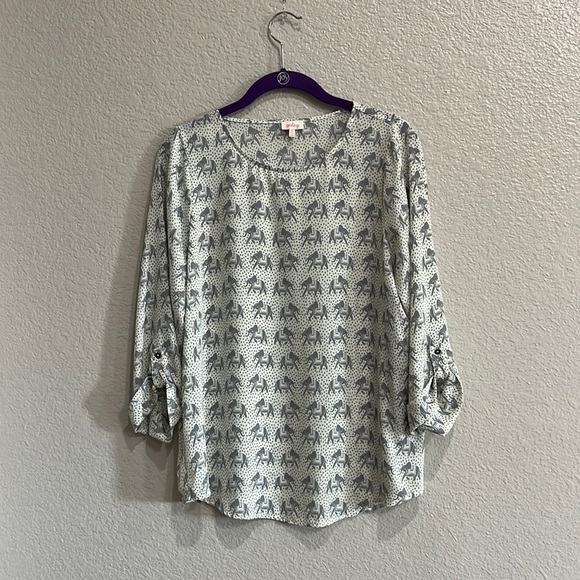 Pixley Stitch Fix Size S Gray White Elephant Print 3/4 Sleeve Roll Tab Blouse - Picture 1 of 10